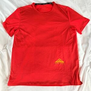 Nike Trail Men’s Orange Short-Sleeve Performance Shirt